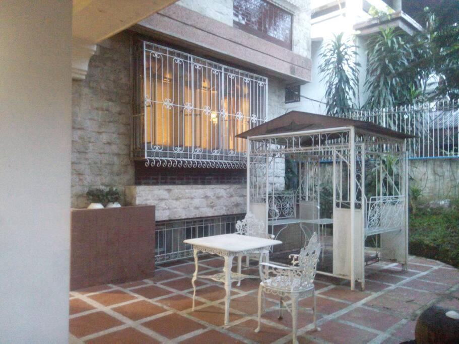 Big House In Quezon City マニラ市 エクステリア 写真