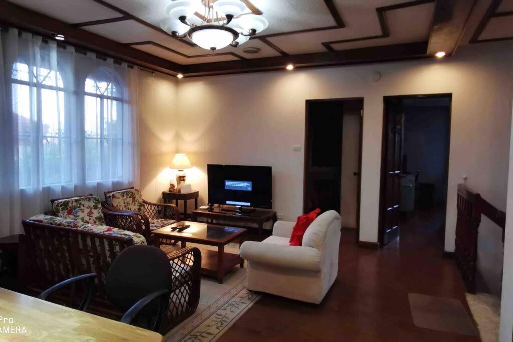 Big House In Quezon City マニラ市 エクステリア 写真