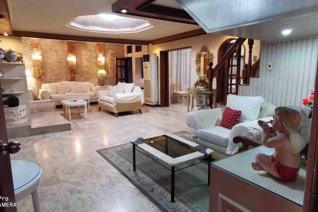 Big House In Quezon City マニラ市 エクステリア 写真