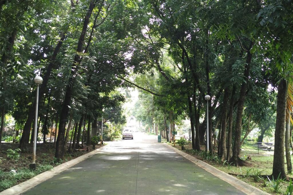 Big House In Quezon City マニラ市 エクステリア 写真